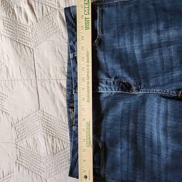 Simply Vera Vera Wang Blue Jeans with Classic Indigo Wash Size 14 - Picture 8 of 9